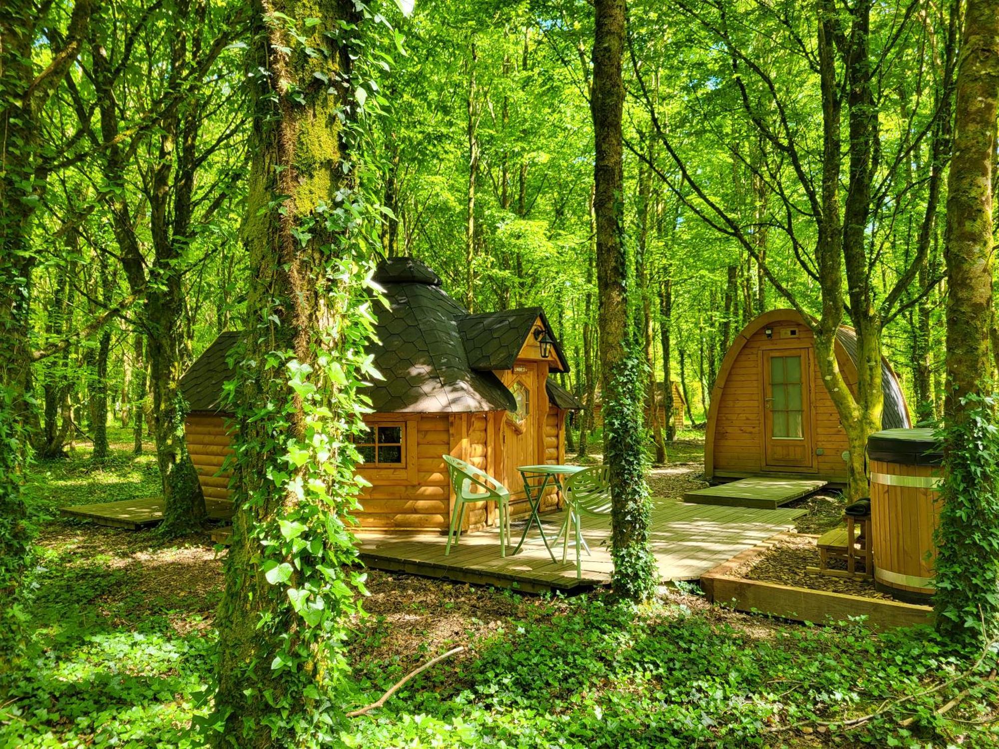 Le Domaine Insolite De Broceliande Paimpont Bagian luar foto