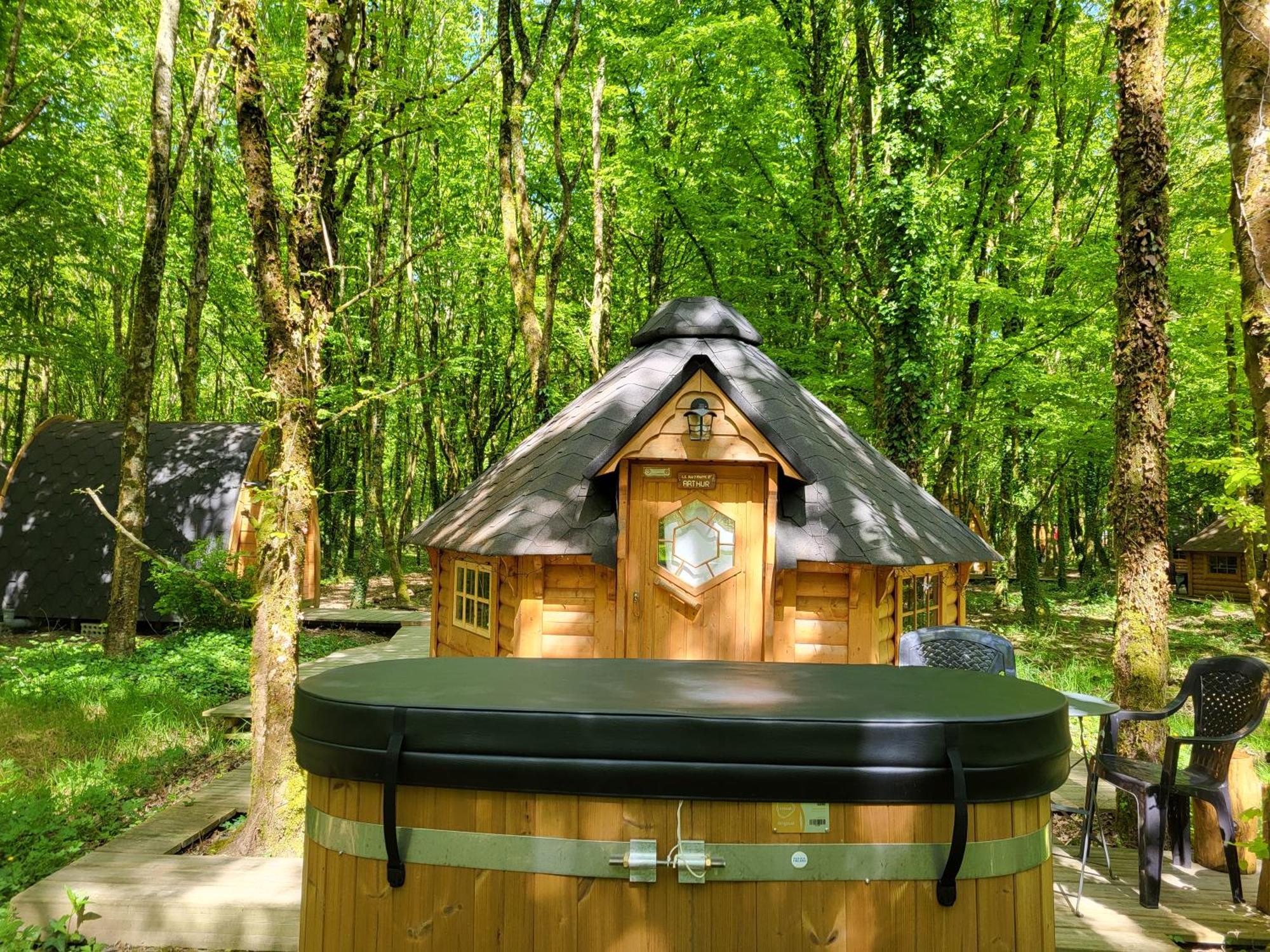 Le Domaine Insolite De Broceliande Paimpont Bagian luar foto