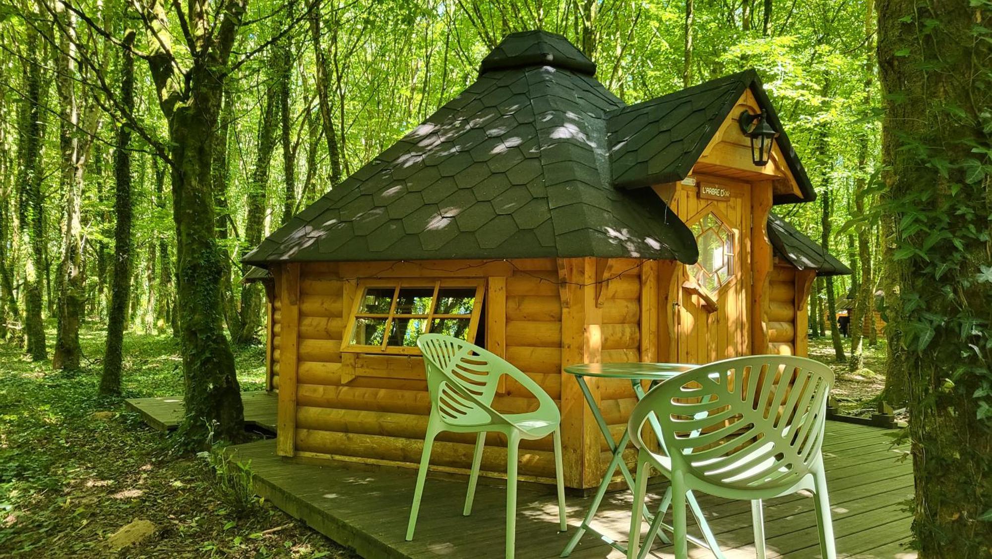 Le Domaine Insolite De Broceliande Paimpont Bagian luar foto