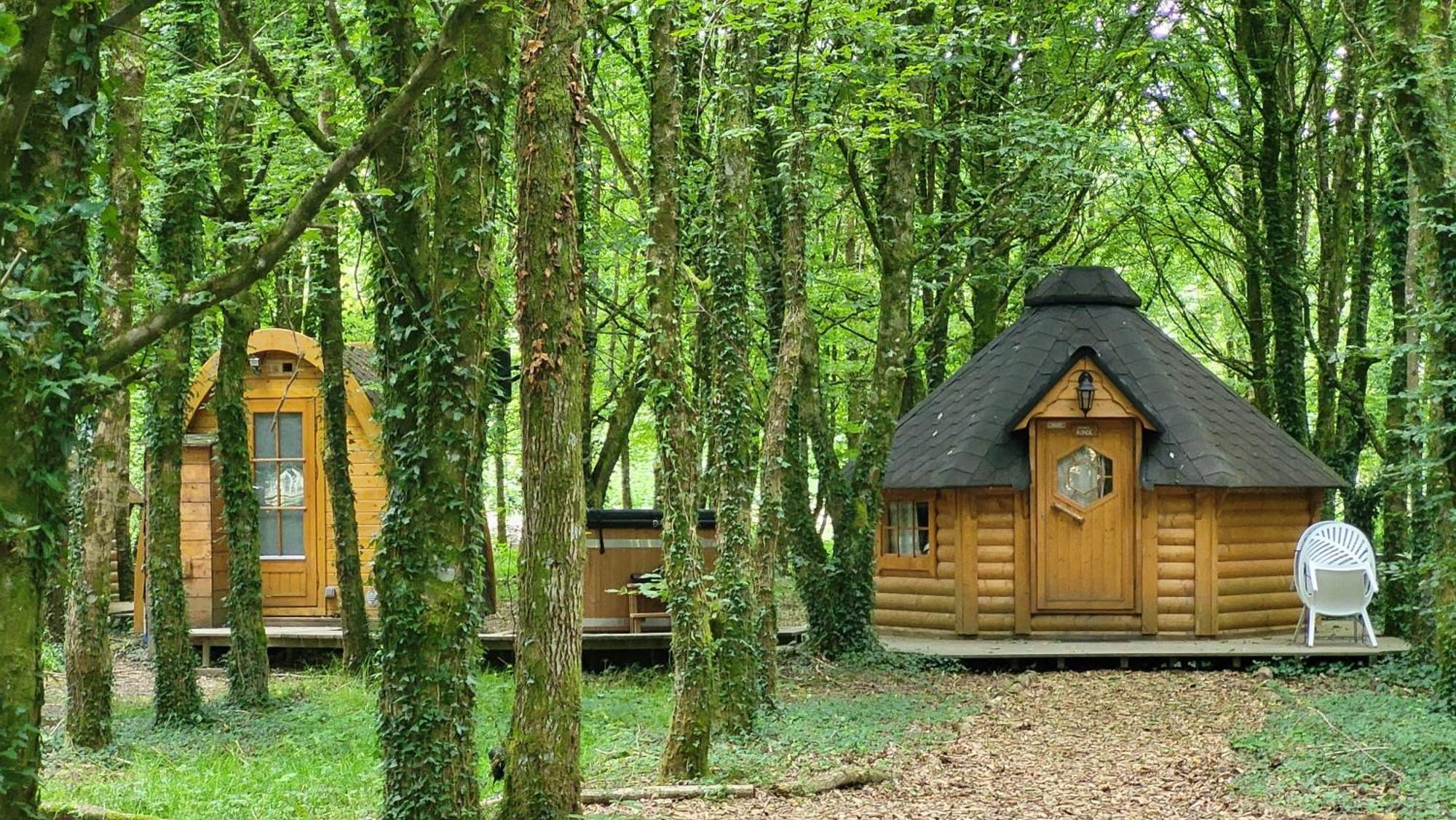 Le Domaine Insolite De Broceliande Paimpont Bagian luar foto