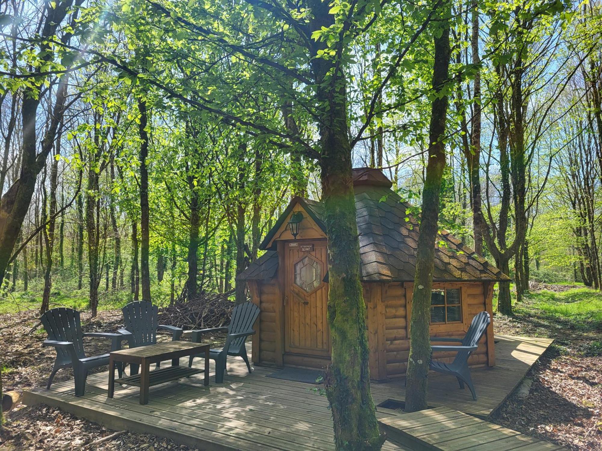 Le Domaine Insolite De Broceliande Paimpont Bagian luar foto
