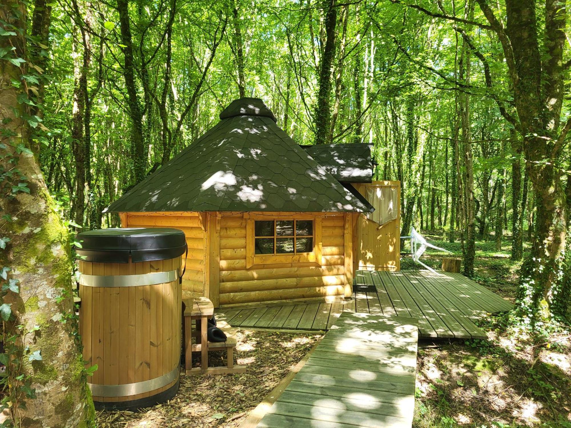 Le Domaine Insolite De Broceliande Paimpont Bagian luar foto