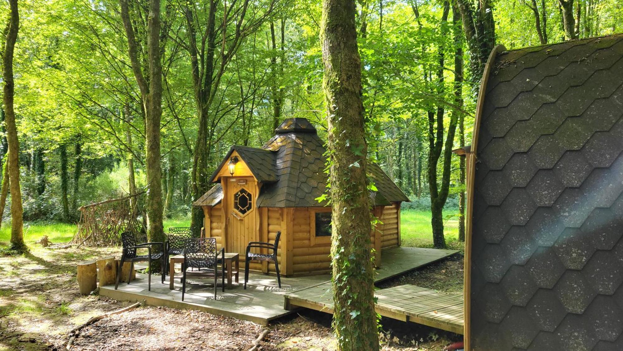 Le Domaine Insolite De Broceliande Paimpont Bagian luar foto