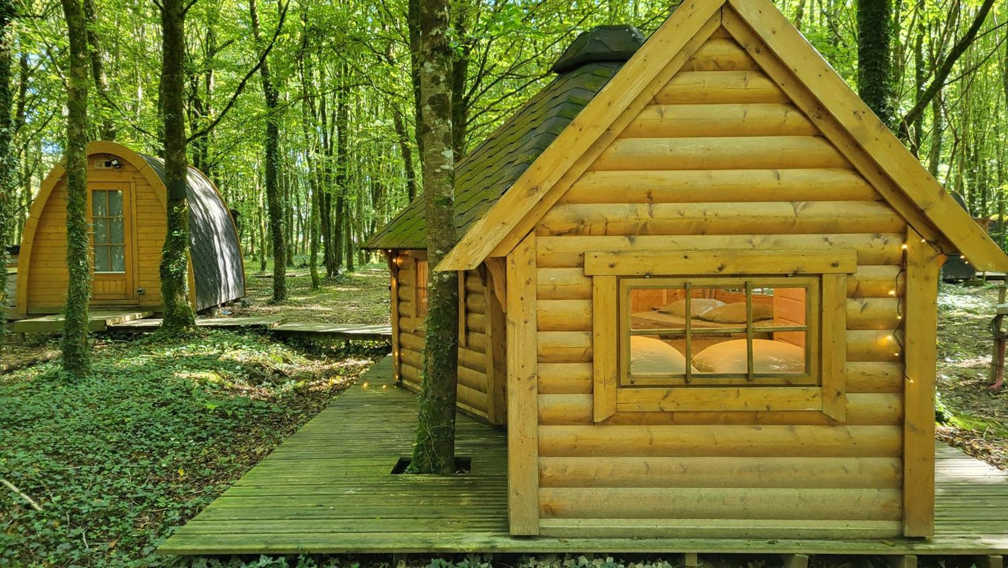 Le Domaine Insolite De Broceliande Paimpont Bagian luar foto
