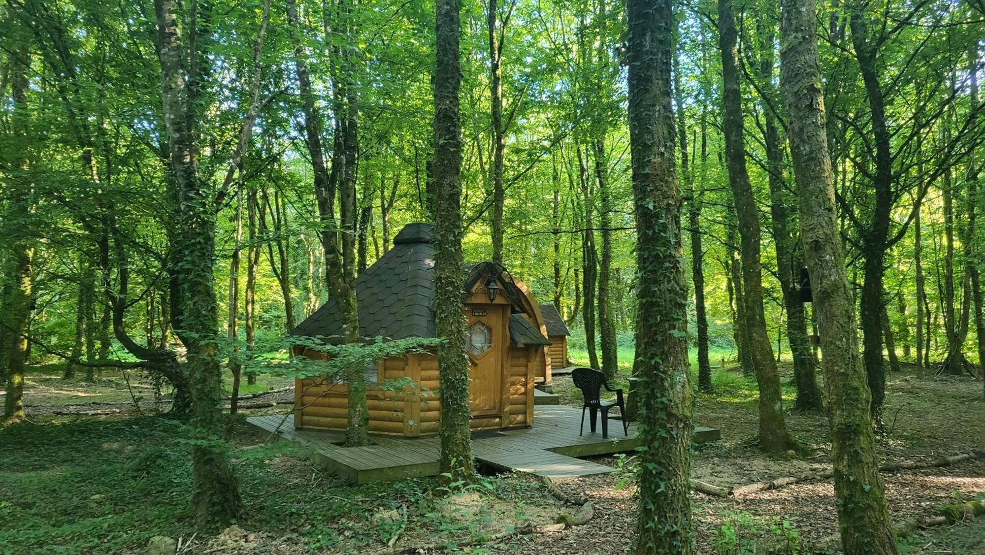 Le Domaine Insolite De Broceliande Paimpont Bagian luar foto