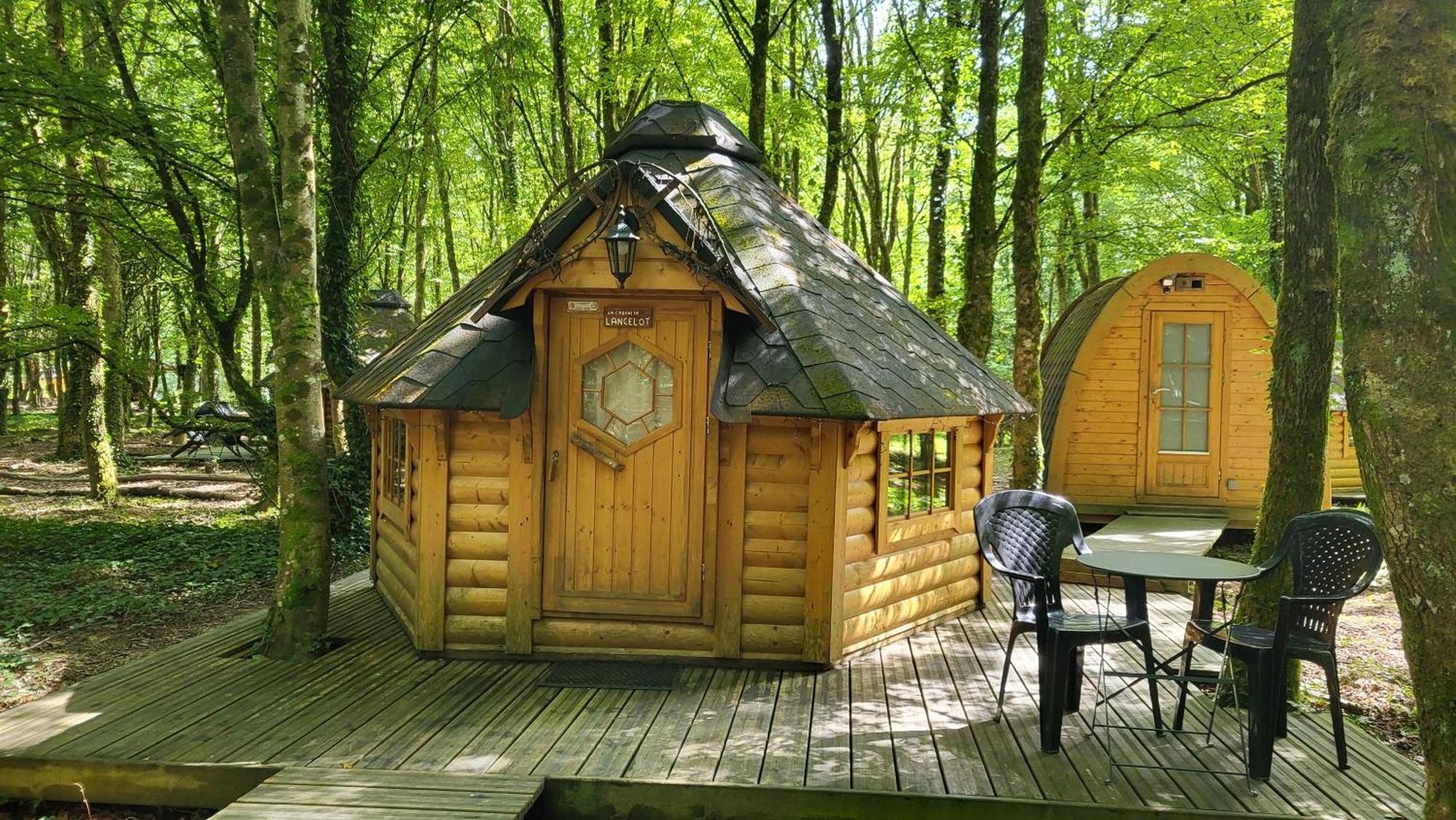 Le Domaine Insolite De Broceliande Paimpont Bagian luar foto