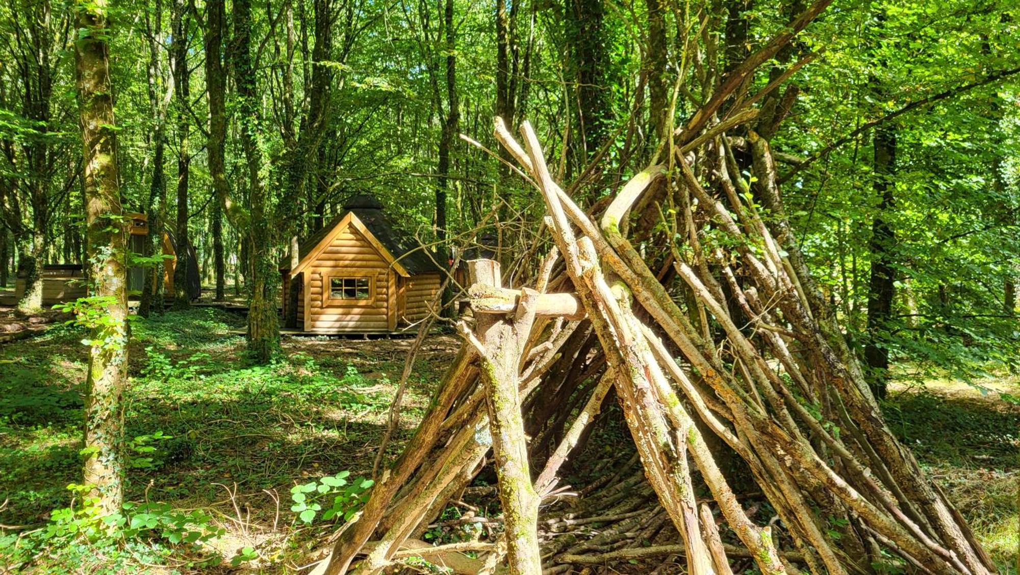 Le Domaine Insolite De Broceliande Paimpont Bagian luar foto